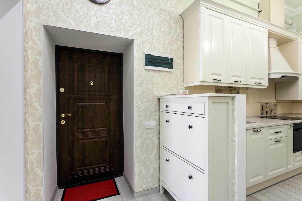 Lux Apartments In The Center Lviv Exterior photo