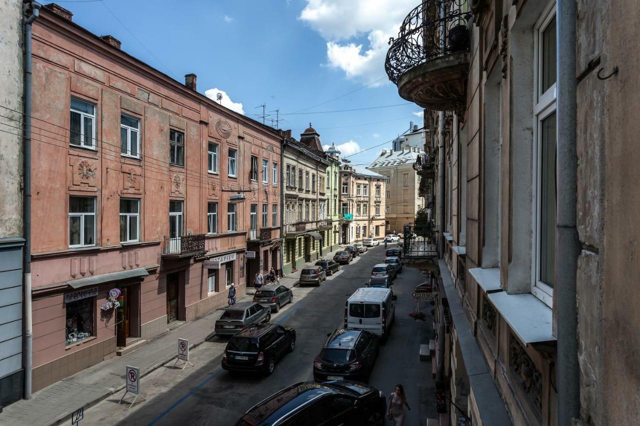 Lux Apartments In The Center Lviv Exterior photo